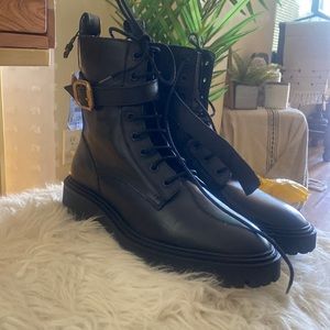 ZARA combat boots never worn !!!!